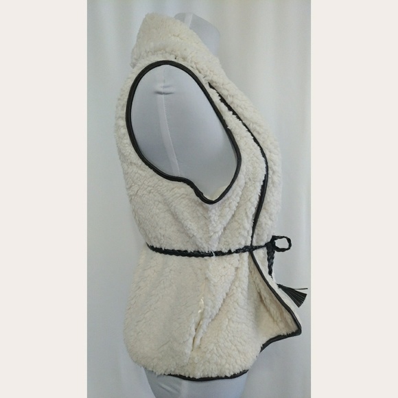 Cream Faux Fur Vest - Picture 8 of 8